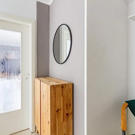 Apartment Komfortable 3-raum-ferienwohnung Mit Kaffeemaschine - Stilvoll, Zentrale Lage! *