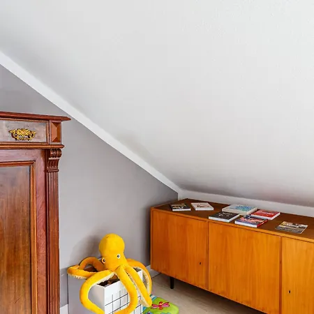 Apartment Komfortable 3-raum-ferienwohnung Mit Kaffeemaschine - Stilvoll, Zentrale Lage! *